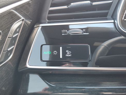 Used 2026 Audi Q8 Premium Plus AWD/4WD image 21