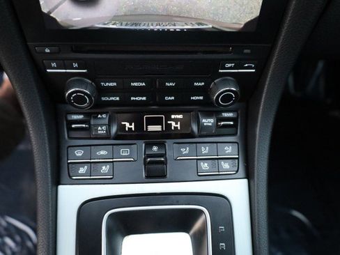 Used 2017 Porsche 911 Carrera image 34