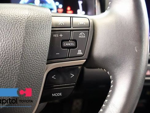 Used 2025 Toyota Camry SE FWD image 18