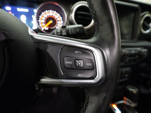 Used 2019 Jeep Wrangler Unlimited Sahara AWD/4WD image 18