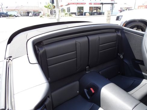 Used 2022 Porsche 911 Carrera w/ Premium Package RWD image 20