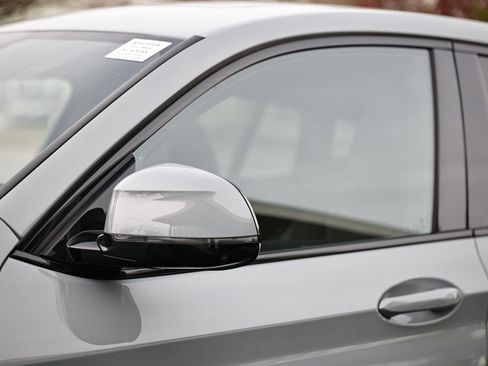 Used 2025 BMW X4 xDrive30i w/ Premium Package image 11