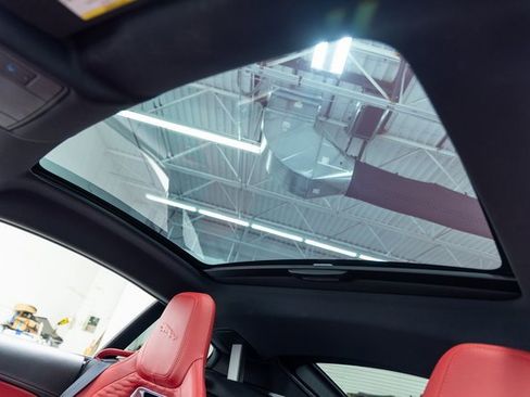 Used 2022 Jaguar F-TYPE R-Dynamic image 13