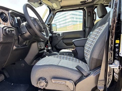 New 2026 Jeep Gladiator Sport AWD/4WD image 13