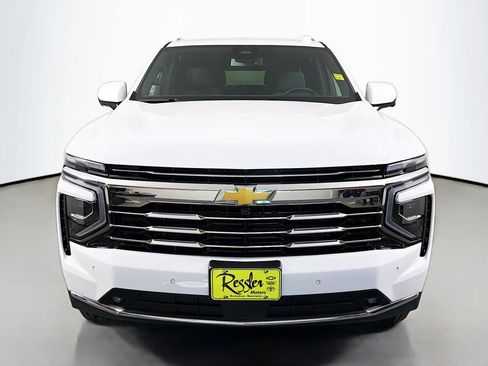 New 2026 Chevrolet Suburban LT w/ Comfort Package AWD/4WD image 2