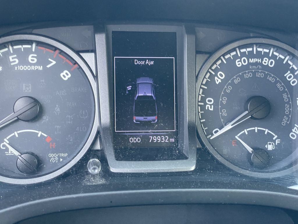 Used 2019 Toyota Tacoma TRD Sport w/ Technology Package AWD/4WD image 10