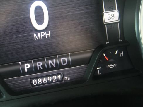Used 2019 RAM 1500 Laramie AWD/4WD image 17