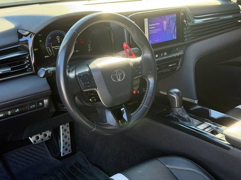 Used 2025 Toyota Camry SE FWD image 10