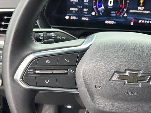 Used 2025 Chevrolet Suburban Z71 AWD/4WD image 19