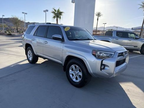 Used 2022 Toyota 4Runner SR5 RWD image 3