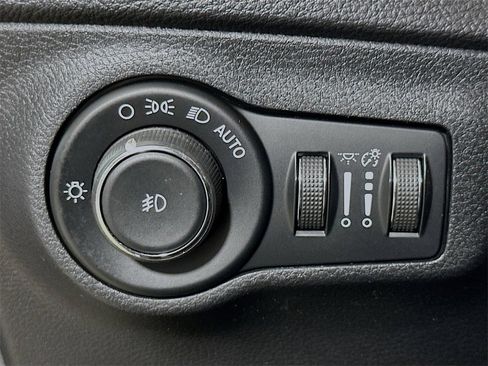 Used 2018 Jeep Compass Trailhawk image 12