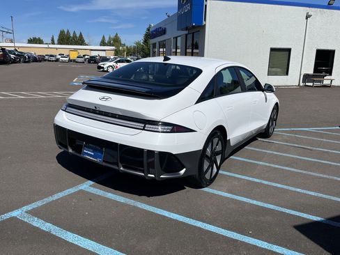 Certified 2025 Hyundai Ioniq 6 SE RWD image 5