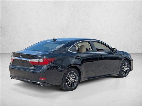 Used 2018 Lexus ES 350 w/ Luxury Package w/Wood Trim FWD image 5