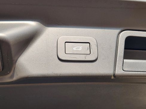 Used 2026 Land Rover Range Rover Velar Dynamic SE AWD/4WD image 30