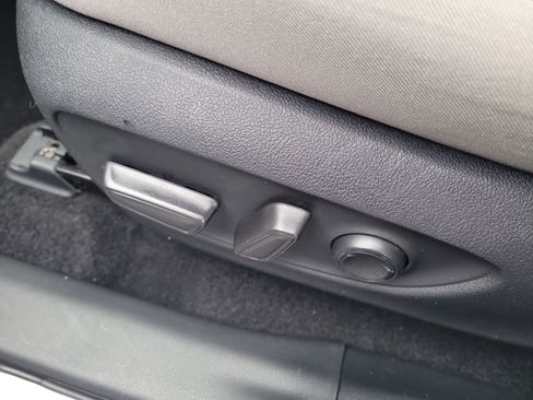 Used 2022 Toyota RAV4 XLE image 22