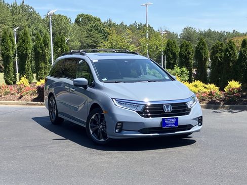 Certified 2024 Honda Odyssey Elite image 3
