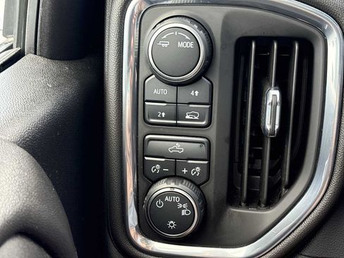 Used 2021 Chevrolet Silverado 1500 LT AWD/4WD image 32