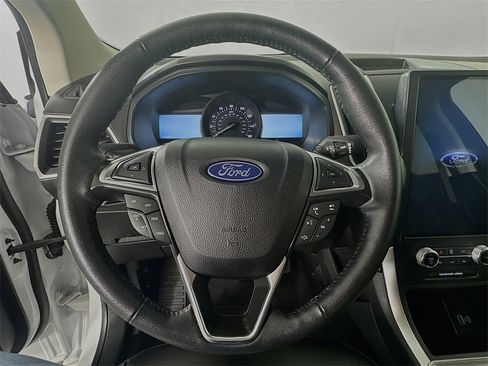 Used 2023 Ford Edge SEL image 17