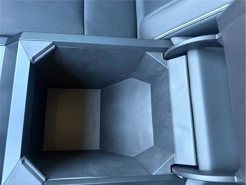 Used 2025 Tesla Cybertruck AWD Crew Cab image 28