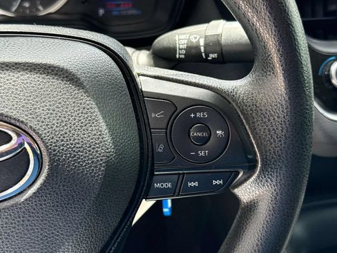 Used 2022 Toyota Corolla LE FWD image 22