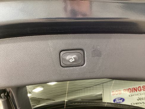 Used 2024 Ford Edge SEL w/ Convenience Package AWD/4WD image 6