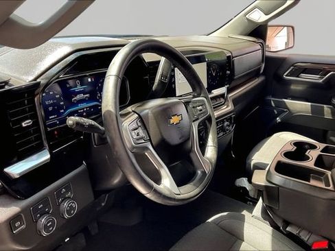 Used 2023 Chevrolet Silverado 1500 LT AWD/4WD image 12