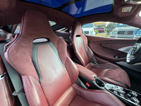 Used 2020 McLaren GT RWD image 35