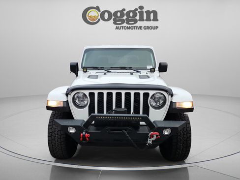 Used 2022 Jeep Gladiator Rubicon w/ Cold Weather Group image 9
