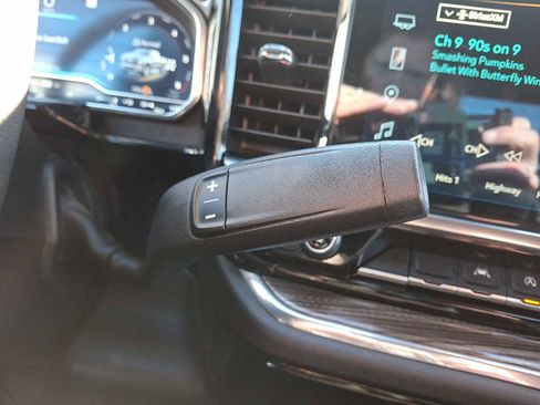 Used 2023 Chevrolet Silverado 1500 LT image 13