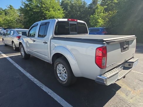 Used 2022 Nissan Frontier SV image 4