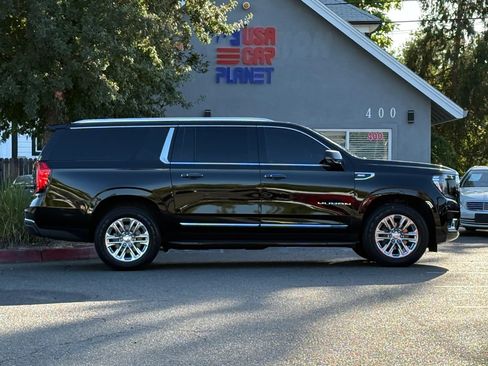 Used 2021 GMC Yukon XL SLT w/ SLT Luxury Plus Package AWD/4WD image 4