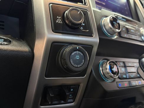 Used 2019 Ford F150 Platinum w/ Equipment Group 701A Luxury AWD/4WD image 22
