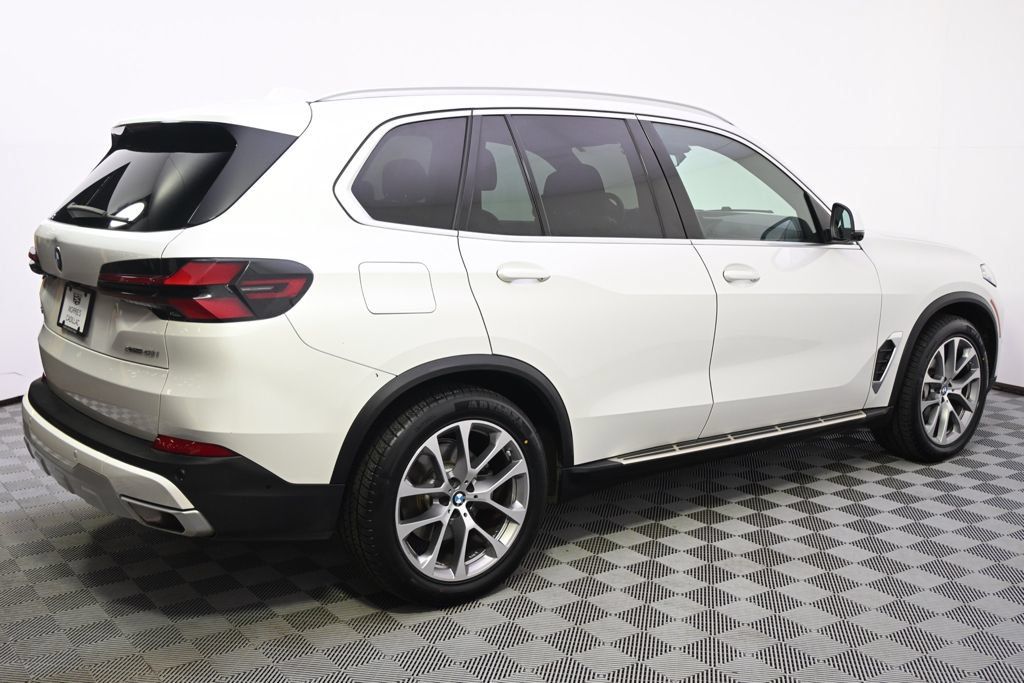 Used 2024 BMW X5 xDrive40i AWD/4WD image 7