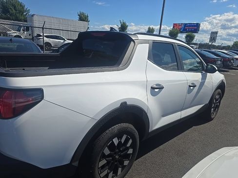 Used 2025 Hyundai Santa Cruz SEL FWD image 3