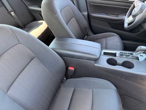 Certified 2025 Nissan Altima 2.5 SV FWD image 11