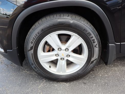 Used 2020 Chevrolet Trax LS w/ LPO, Protection Package FWD image 39