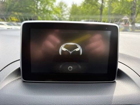 Used 2016 MAZDA MAZDA3 s Touring FWD image 18