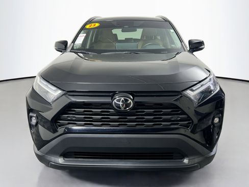 Used 2023 Toyota RAV4 XLE Premium image 10