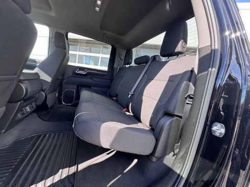 Used 2025 Chevrolet Silverado 2500 LT w/ Convenience Package image 23