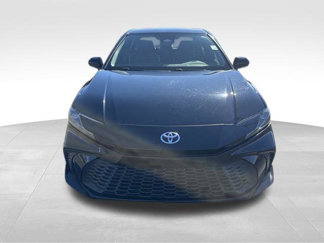 Used 2025 Toyota Camry SE w/ Convenience Package FWD image 8