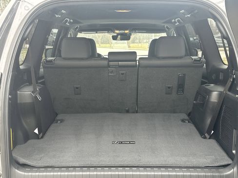 Used 2021 Lexus GX 460 Premium w/ Premium Package image 18