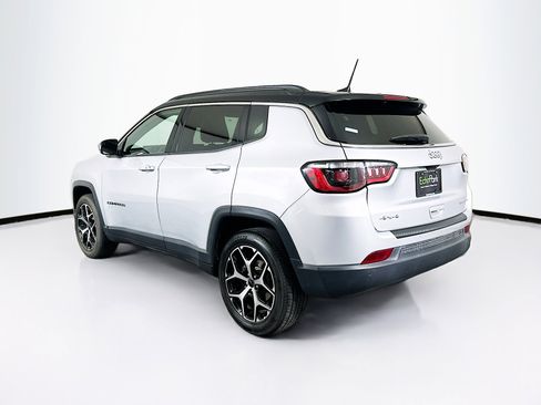 Used 2025 Jeep Compass Limited image 5