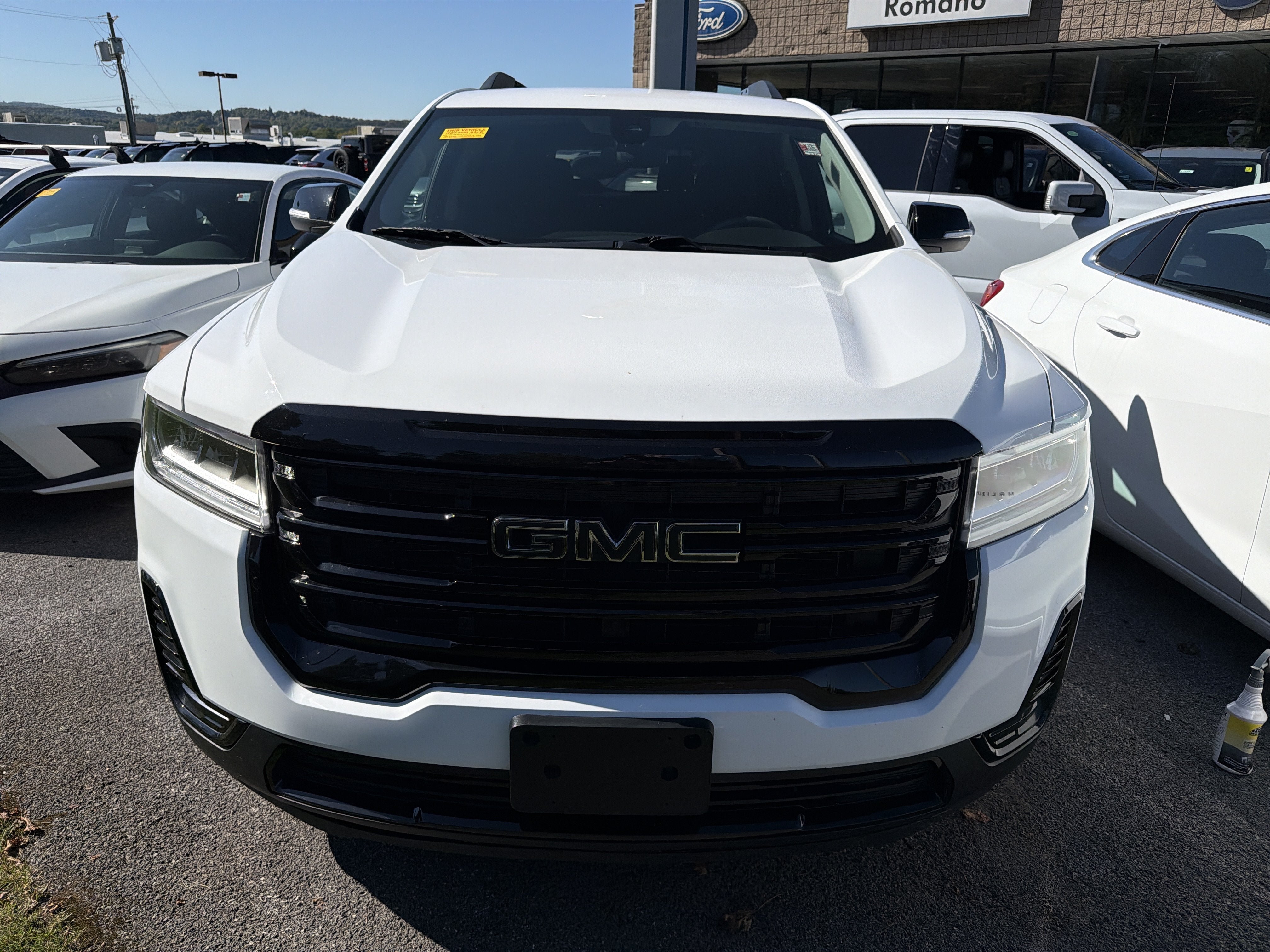 Used 2023 GMC Acadia SLE w/ Driver Convenience Package AWD/4WD image 3