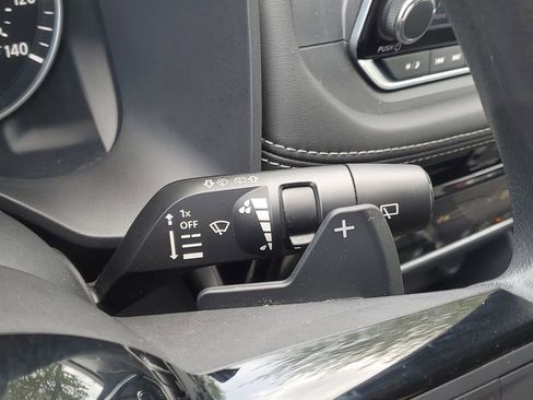 Used 2021 Nissan Rogue SV AWD/4WD image 17