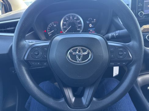 Used 2021 Toyota Corolla LE image 20