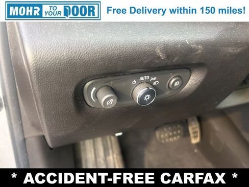 Used 2018 Chevrolet Traverse LT image 15