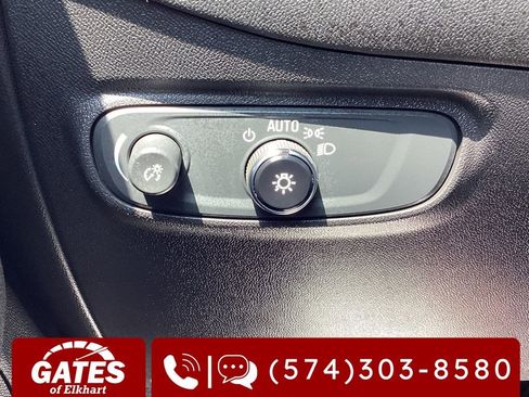 Used 2023 Chevrolet Equinox LT image 22