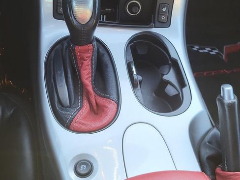 Used 2006 Chevrolet Corvette Convertible w/ Preferred Equipment Group image 18