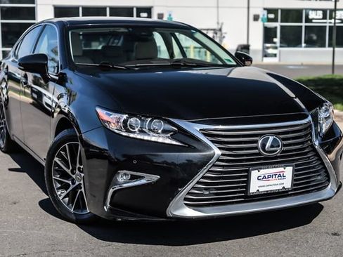 Used 2018 Lexus ES 350 w/ Luxury Package w/Wood Trim FWD image 7