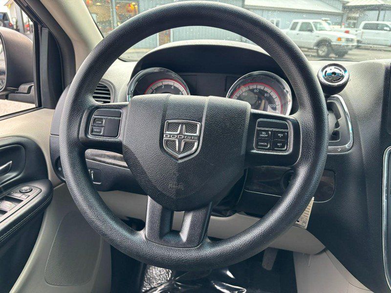 Used 2015 Dodge Grand Caravan SXT FWD image 15